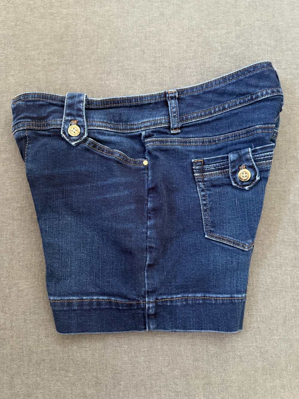 White House Black Market Denim Women's Shorts - Picture 5 of 5